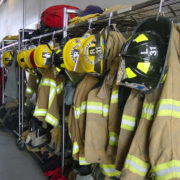 firefighters-hanging-1466143